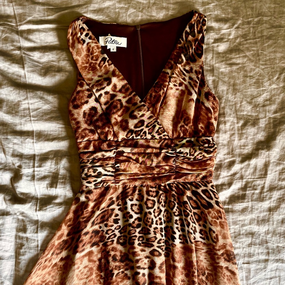 CHEETAH PRINT VINTAGE DRESS LONG, BEAUTIFUL MATERIAL, FULL ZIPPER